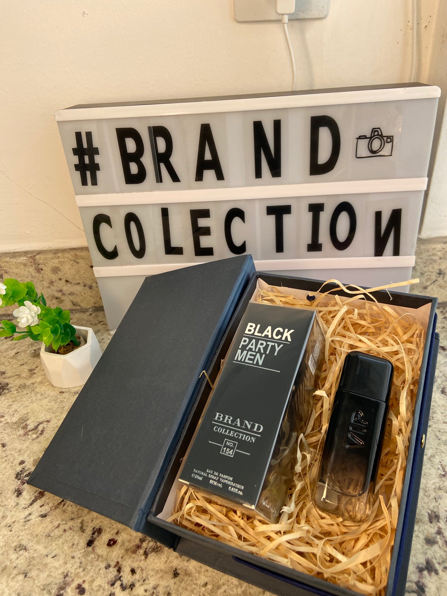 212 VIP BLACK BRAND COLLECTION 154